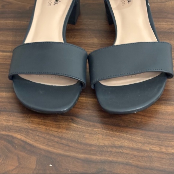 Clarks Women's Navy Blue Heel Ankle Strap Sandals - Picture 3 of 7